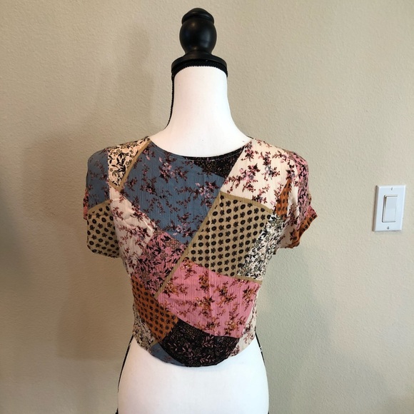 Patchwork Split Front Cropped top - Picture 2 of 6